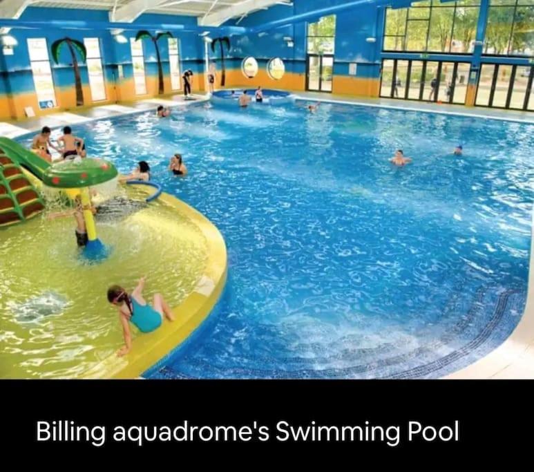 Appartement Billing Aquadrome Northampton, Royale Poplar Km12 Extérieur photo